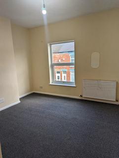 2 bedroom terraced house to rent, Farringdon Street, Hull, HU5