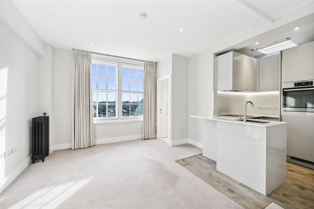 Kitchen/Reception