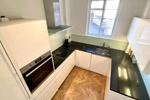 1 bedroom apartment to rent, Crompton Court, Chelsea, SW3