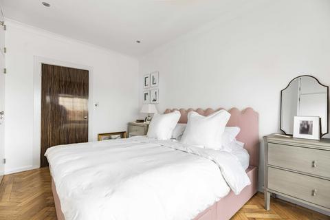 1 bedroom apartment to rent, Crompton Court, Chelsea, SW3