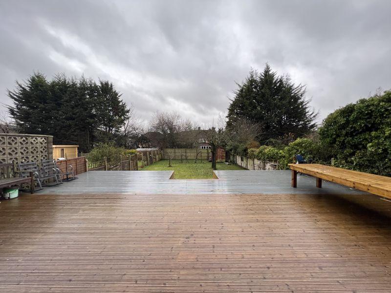 Hartland Drive, Edgware 3 bed semidetached house £700,000