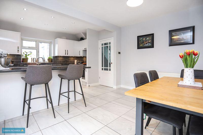 Dining Room /...