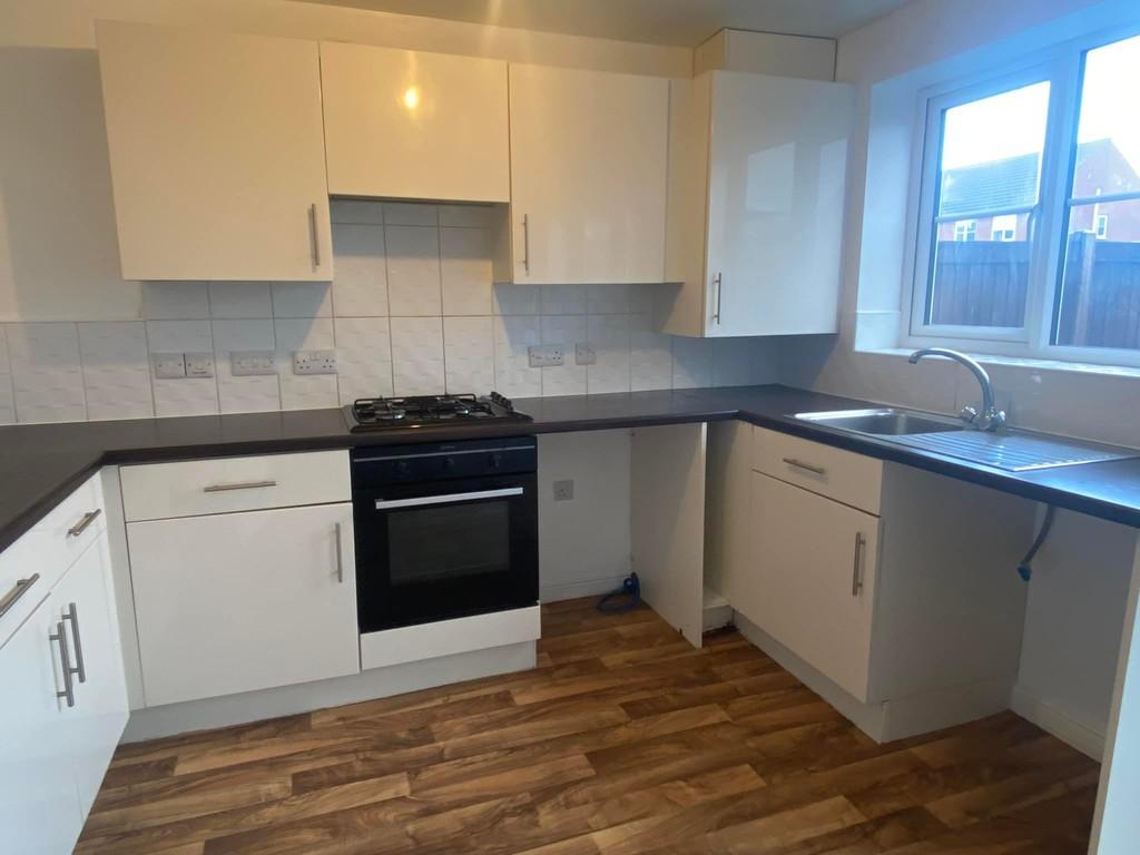 Oak Avenue, Goole 3 bed terraced house £635 pcm (£147 pw)