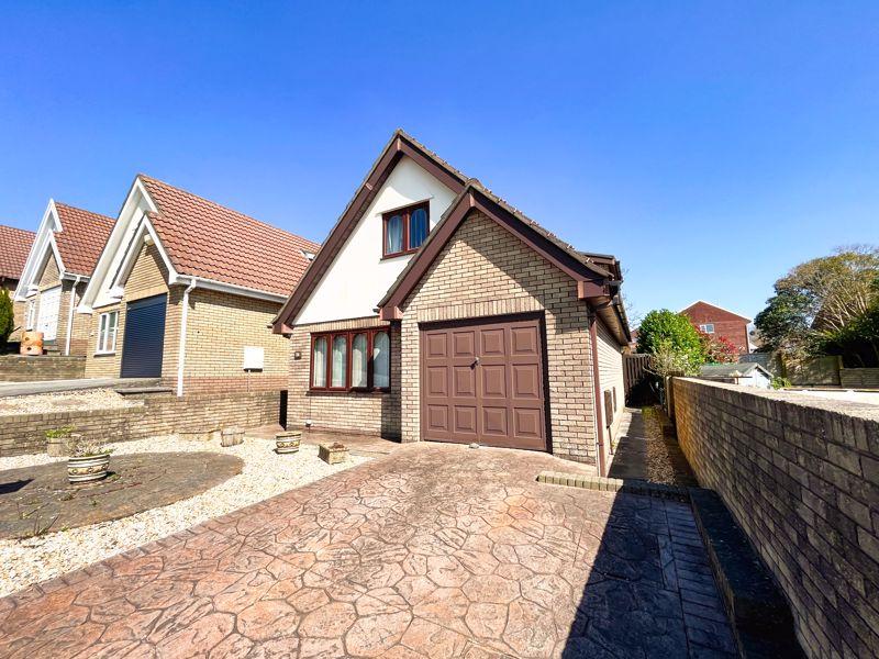 36 Fairoak Chase, Brackla, Bridgend... 3 bed detached house £229,950