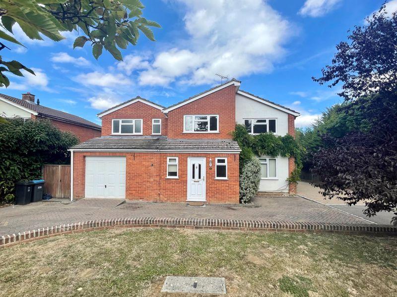 Sheering Road, Old Harlow 5 bed detached house £3,250 pcm (£750 pw)