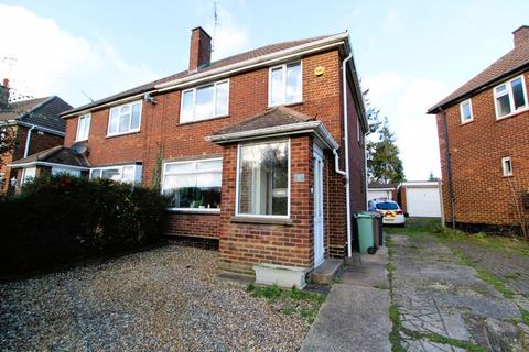 3 bedroom semi-detached house for sale - Hill Rise, Luton