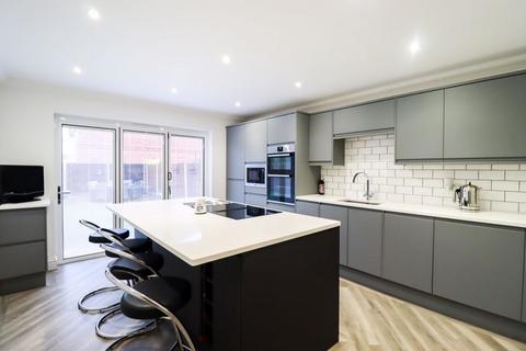 29 Bradley Avenue, Benfleet, SS7 3AG
