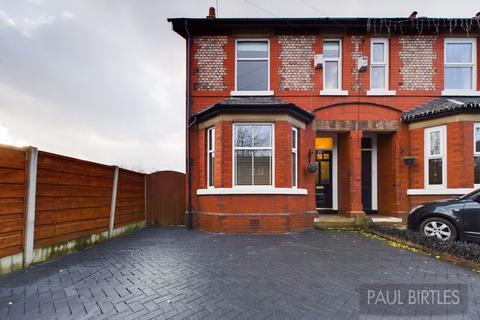 3 bedroom semi-detached house to rent - Brook Road, Flixton, Trafford, M41