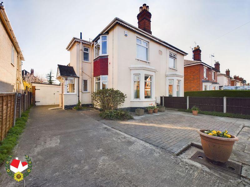 Tuffley Avenue, Gloucester 3 bed semidetached house for sale £260,000