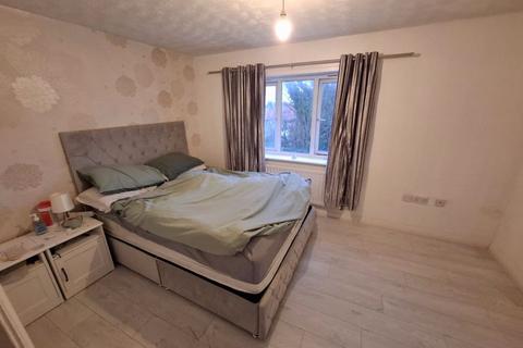 2 bedroom terraced house to rent, Waterfield Way, Liverpool