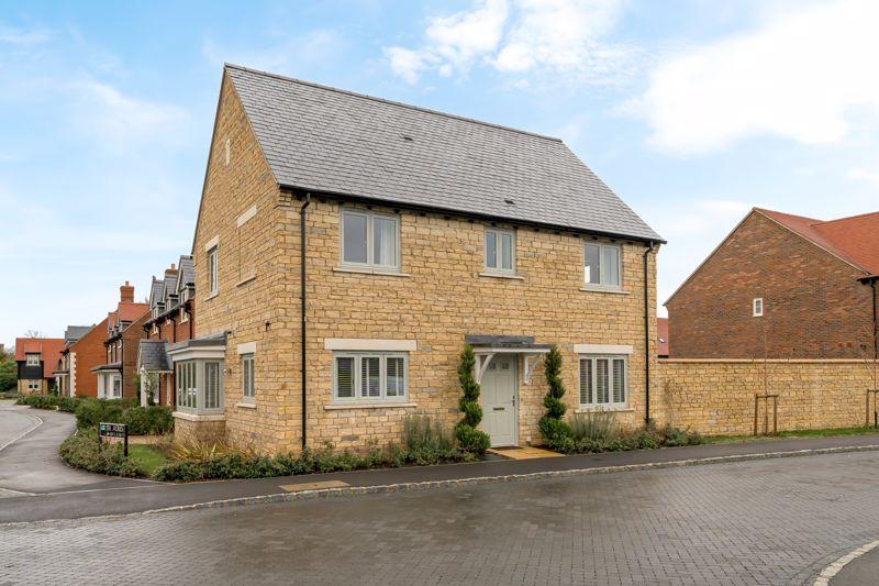 Six Acres, Warborough 3 bed detached house for sale £246,000