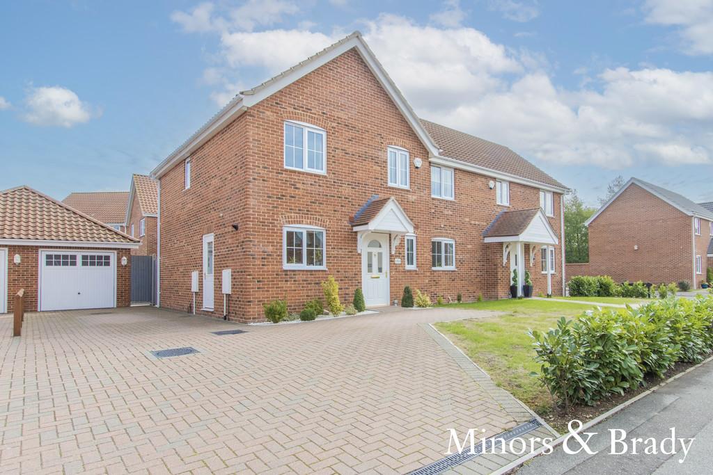 Blackthorn Road, Wymondham 3 bed semidetached house for sale £325,000