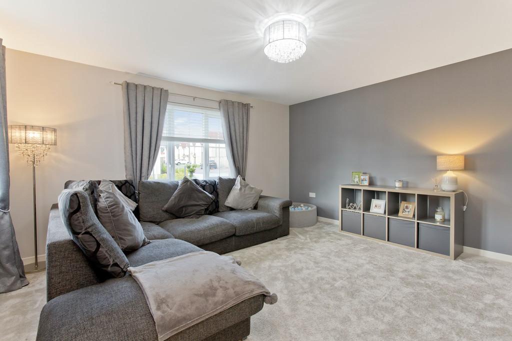 Caldercruix Crescent, Livingston 4 bed detached house £335,000