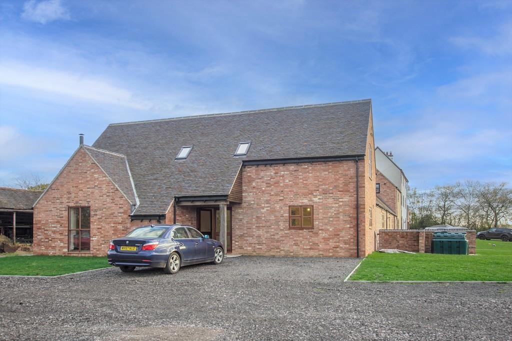 Frankton Lane, Stretton On Dunsmore 3 bed barn conversion £1,600 pcm