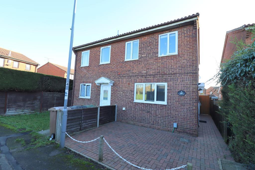 Branton Close, Wigmore, Luton, Bedfordshire, LU2 9TY 2 bed semi