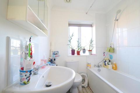 7 Branton Close, Luton, LU2 9TY
