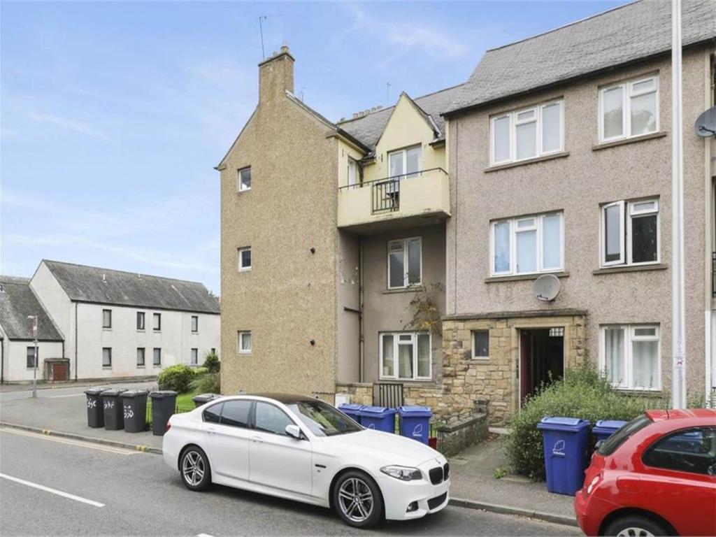 St Andrews Street, Dalkeith, Midlothian 3 bed flat £815 pcm (£188 pw)
