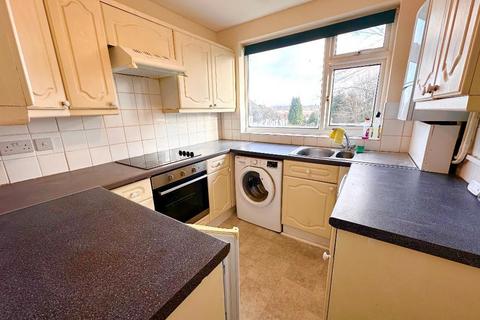 2 bedroom flat to rent, Sidmouth Road, Orpington, Kent, BR5 2EQ