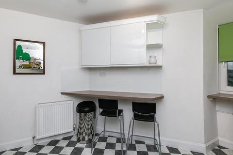 1a Pilrig Place, Edinburgh, EH6 5AG