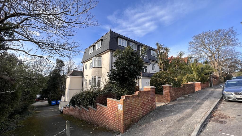 Forest Road, Poole, 2 bed flat £1,300 pcm (£300 pw)