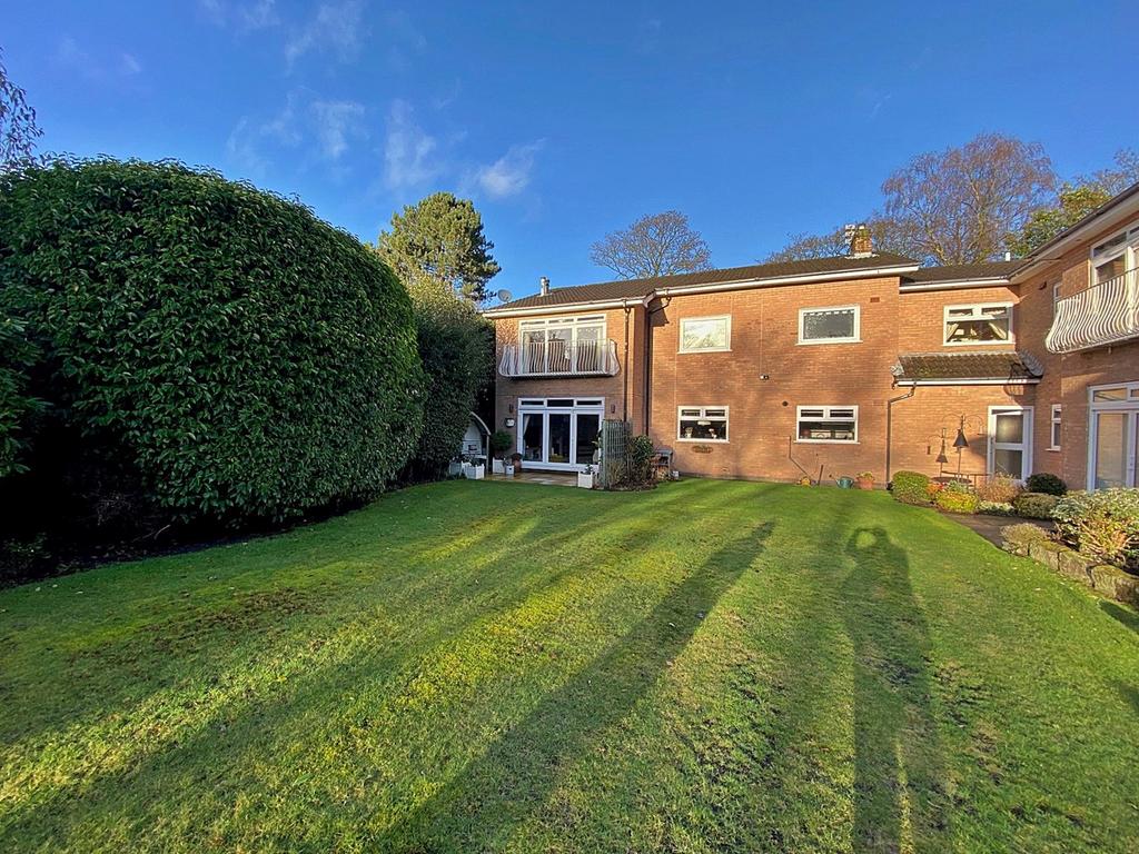 Field Lane, Appleton, Warrington, WA4 3 bed apartment for sale £350,000