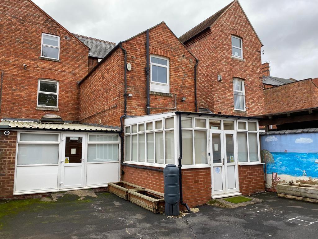 Billing Road, Northampton, NN1 5 bed end of terrace house for sale £