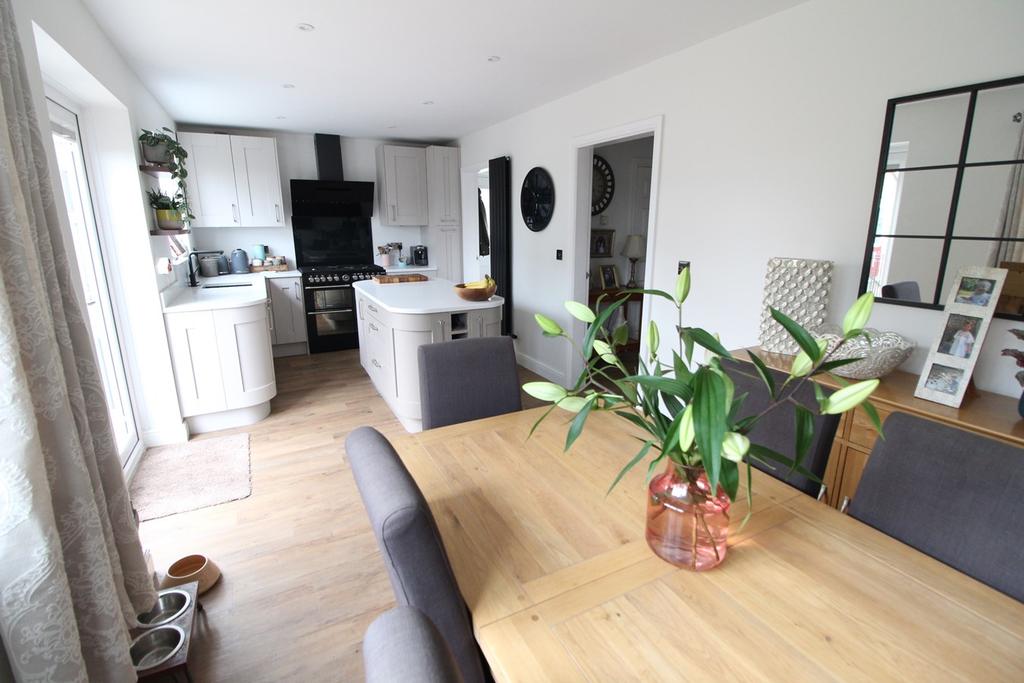 Steadings Way, Keighley, BD22 4 bed detached house £349,950