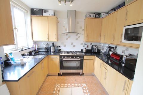 4 bedroom semi-detached house to rent, Freston Gardens, Cockfosters, EN4