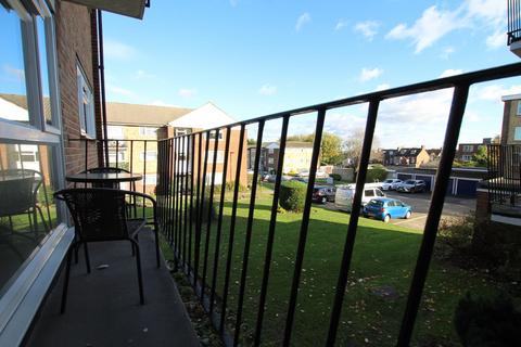 2 bedroom apartment to rent, Windsor Court, London
