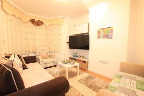 3 bedroom terraced house to rent - Elphinstone Road, London E17