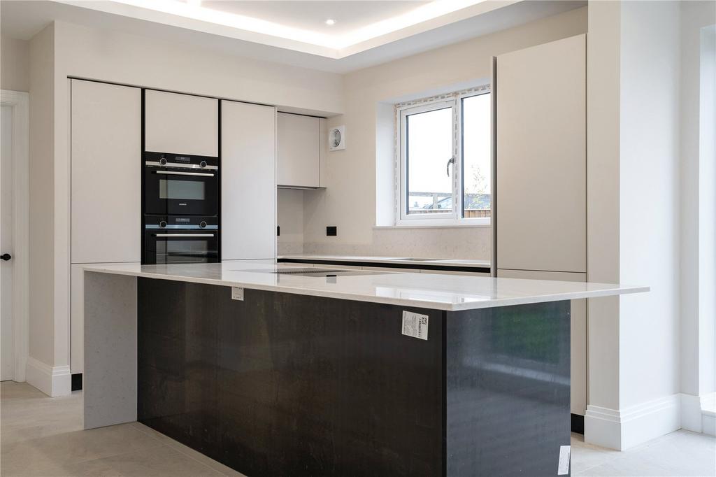 Kitchen / Dining