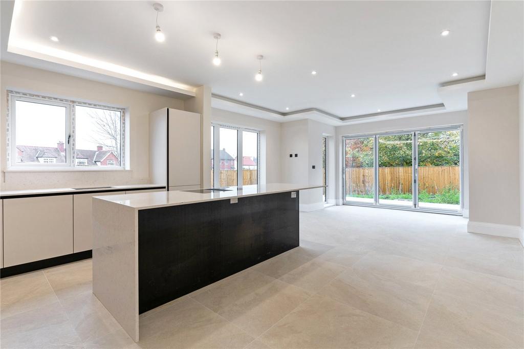 Kitchen / Dining