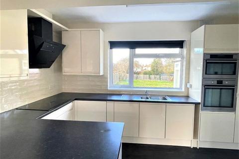 3 bedroom detached house to rent - Stafford Road, Wolverhampton WV10