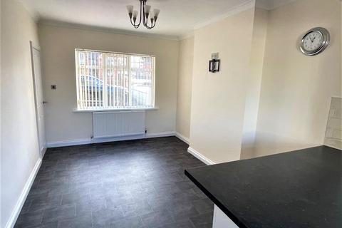 3 bedroom detached house to rent, Stafford Road, Wolverhampton WV10