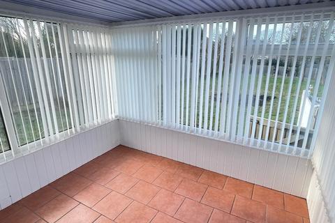 3 bedroom detached house to rent, Stafford Road, Wolverhampton WV10