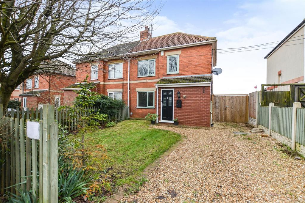 Thealby Lane, Thealby, Scunthorpe 3 bed semidetached house for sale £165,000