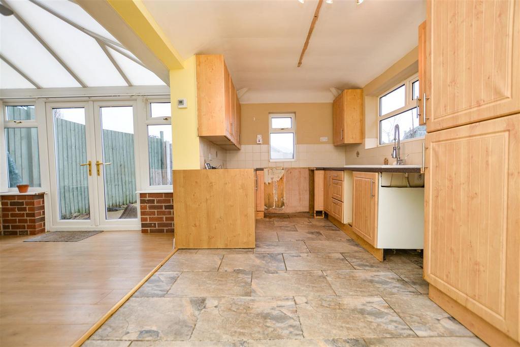 Thealby Lane, Thealby, Scunthorpe 3 bed semidetached house £165,000