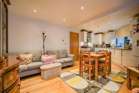 Flat 15, Windsor Court Corner Hall, Hemel Hempstead, HP3 9AW