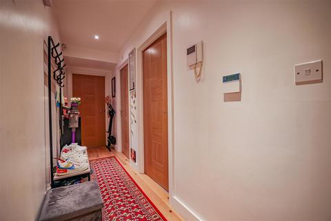 Flat 15, Windsor Court Corner Hall, Hemel Hempstead, HP3 9AW