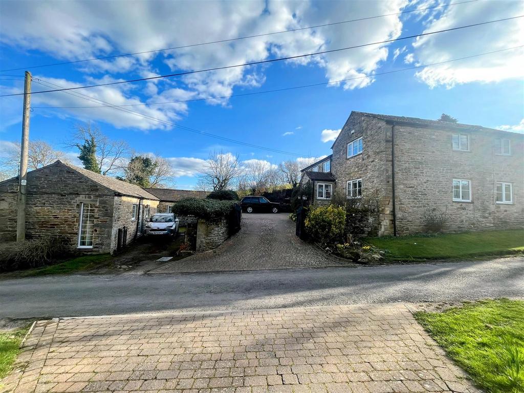 Dalton, Richmond 5 bed detached house for sale £700,000