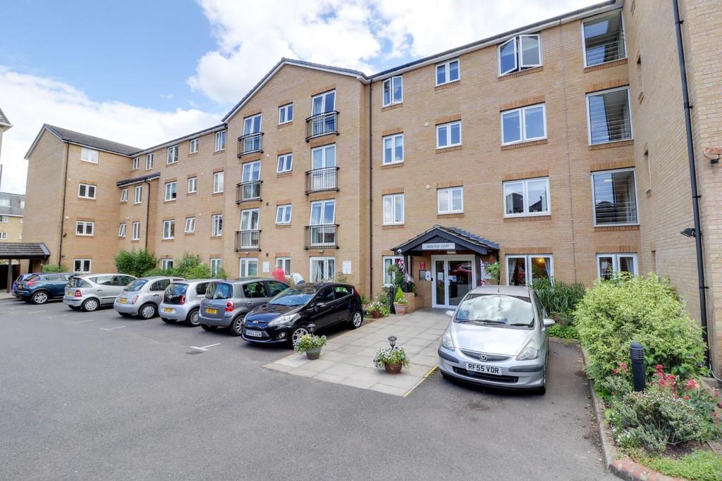 Benstede Court, Brocket Road, Hoddesdon, Herts 1 bed retirement property £975 pcm (£225 pw)