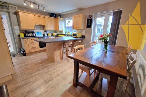 73 Oak Way, Huntley, Gloucester, GL19 3SD