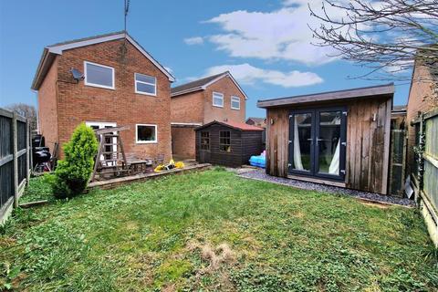 73 Oak Way, Huntley, Gloucester, GL19 3SD