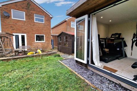 73 Oak Way, Huntley, Gloucester, GL19 3SD