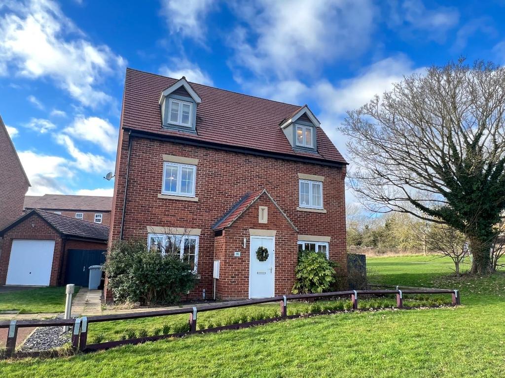 Proclamation Avenue, Rothwell, Kettering 5 bed detached house £425,000