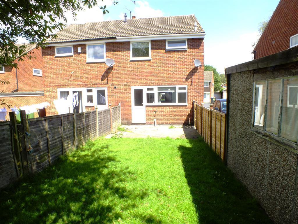 Sunningdale Avenue, Alwoodley, Leeds, 3 bed semidetached house £