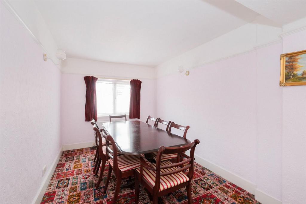 8 New Road E4 8 ET-4 resized.jpg