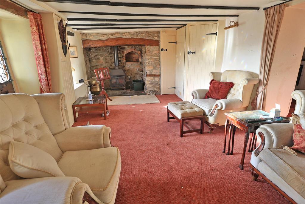 Combe Hill, Combe St. Nicholas, Chard 3 bed house £300,000