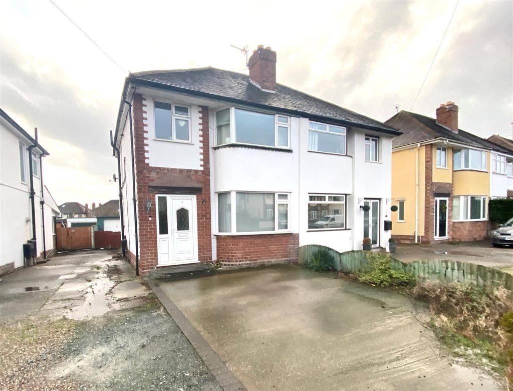 Sundorne Crescent, Shrewsbury 3 bed semidetached house £220,000