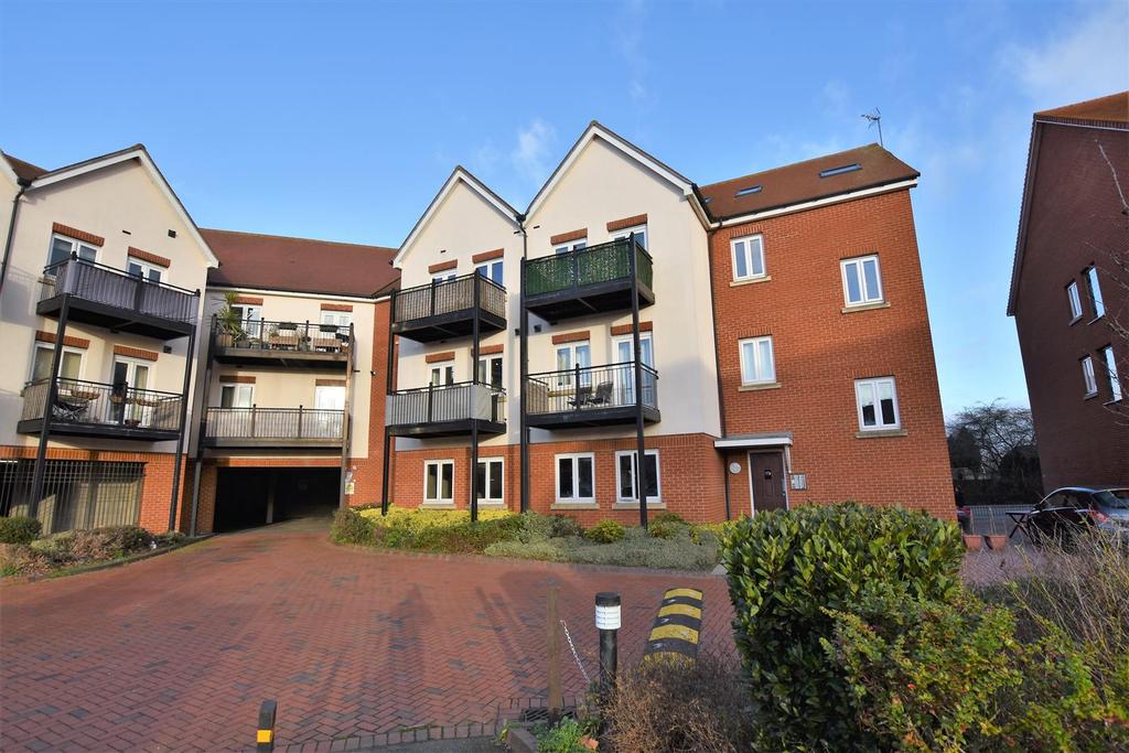 Tylers Ride, South Woodham Ferrers 1 bed apartment £200,000
